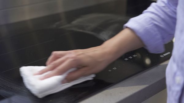 how to clean bosch glass cooktop